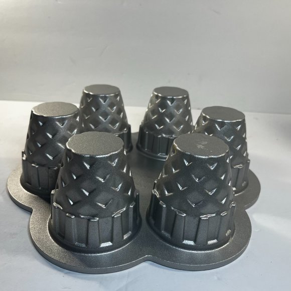 Nordic Ware Ice Cream Cone Cupcake Pan Cast Aluminum Baking Pan Nordicware - Picture 2 of 4